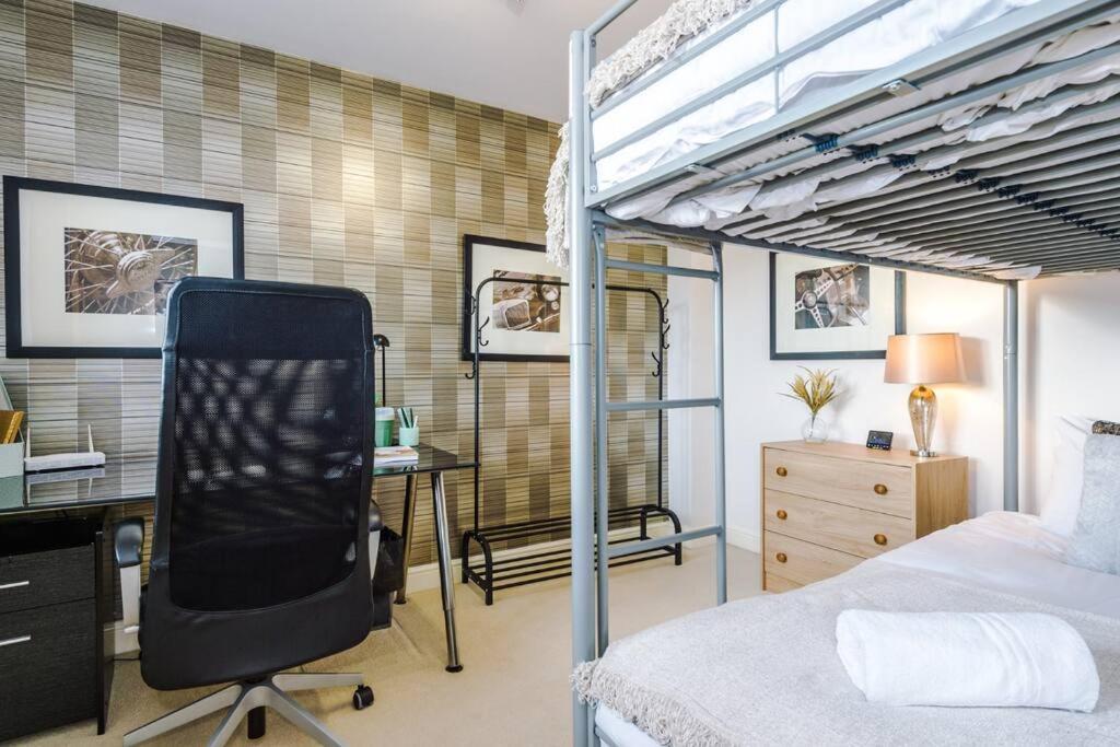 Stylish Townhouse Chester City Centre With Parking Εξωτερικό φωτογραφία