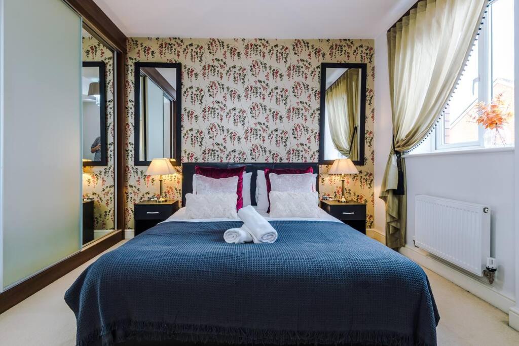 Stylish Townhouse Chester City Centre With Parking Εξωτερικό φωτογραφία